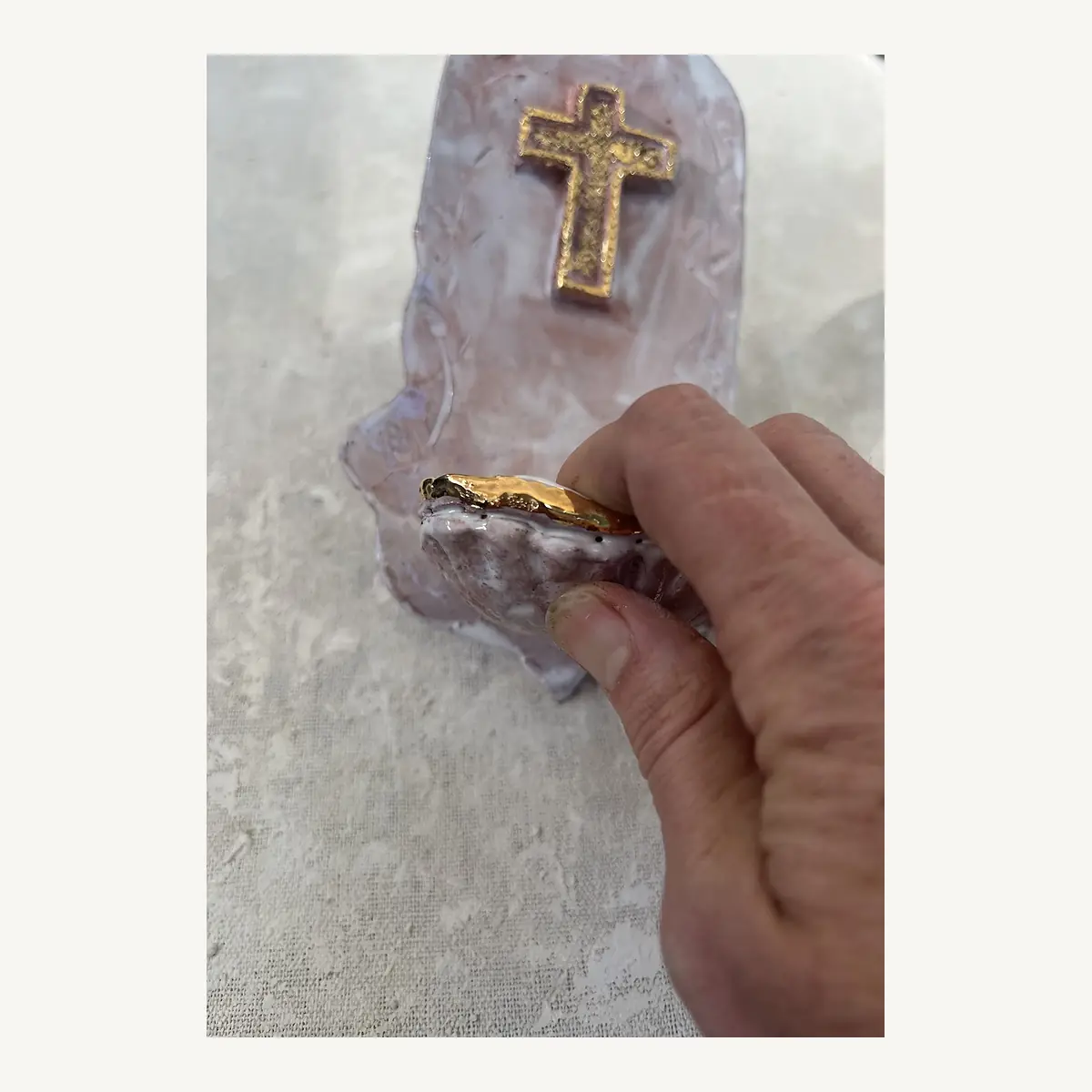 White and gold shell and cross holy water font - Image 2